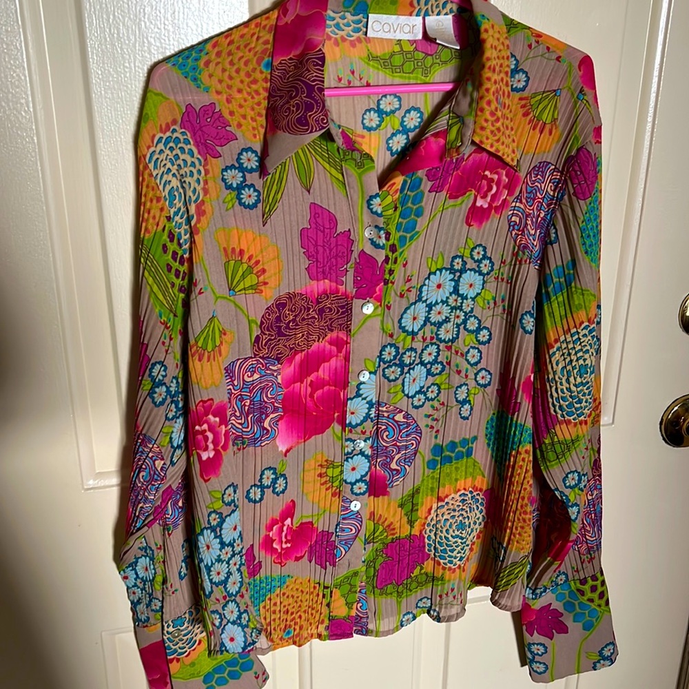 Caviar floral mother of pearl button front top L Vintage